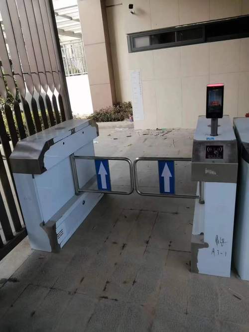 厂家批发道闸:如何选择适合自己的道闸产品